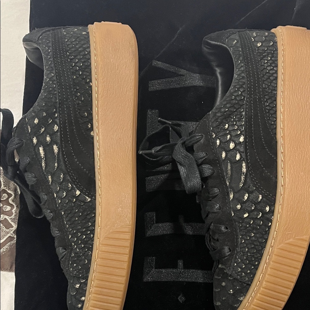 Puma suede Black and gold Sneakers - Picture 6 of 10